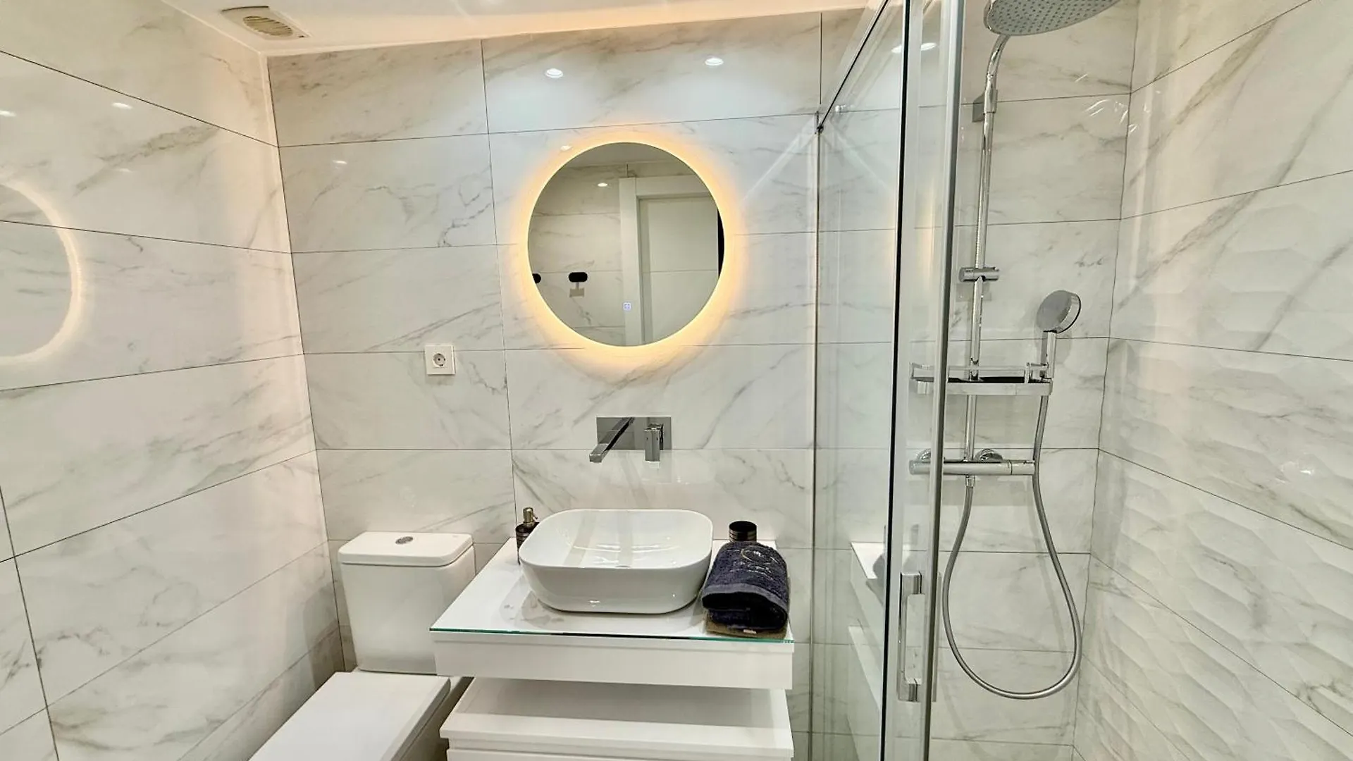 Marbella Alicate Beachfront - Luxury Apartment-2 0*,  España